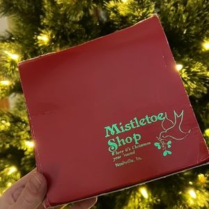 Vintage Mistletoe Shop Cardboard Gift-box Nashville Tennessee